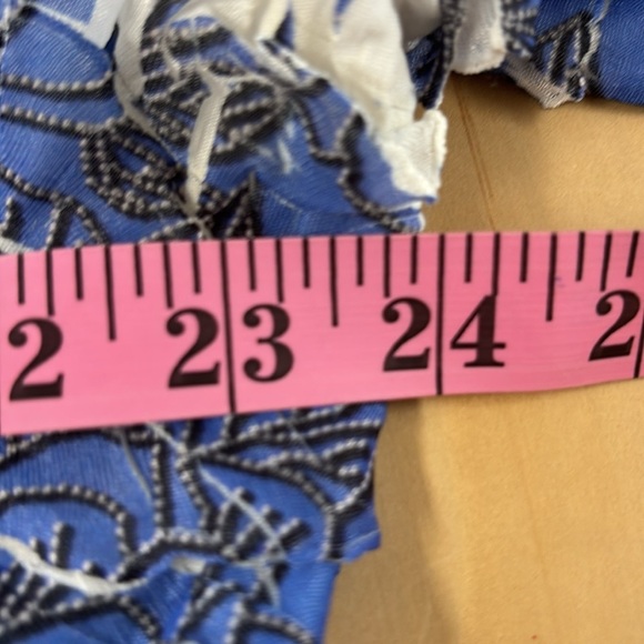 Notations Woman Blue and White Women's Top.  Unique ruffle design.  Size 2X - Picture 6 of 10